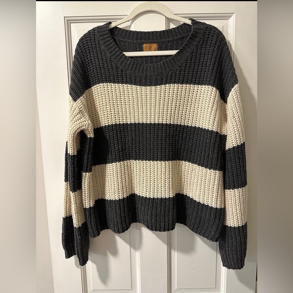 POL Sweater Gray and Cream Size Large